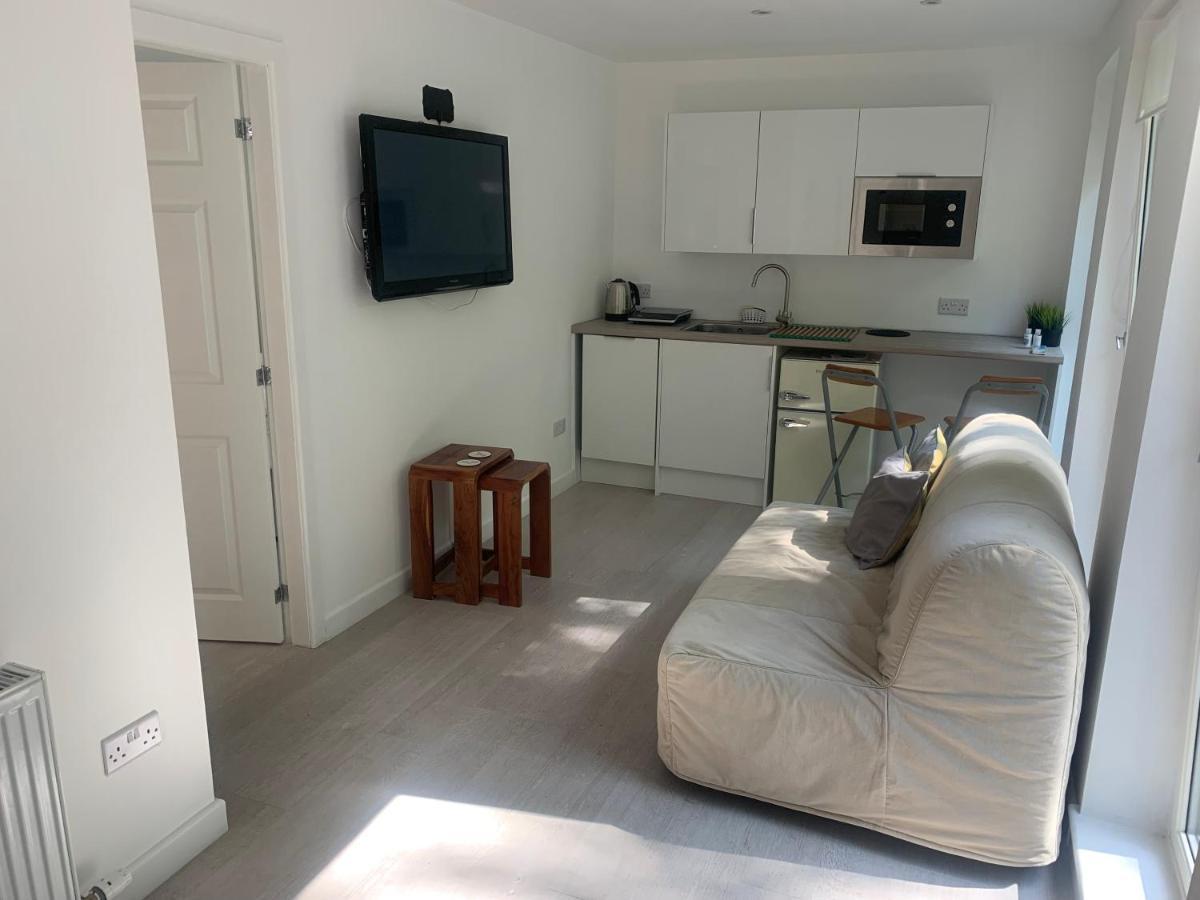 1-Bedroom Apartment Next To University Bridge of Allan Exterior photo